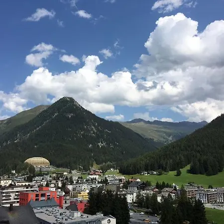 Wef Large Alpine-style Executive Easy Access To Congress Apartment
